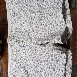 Great condition floral old navy shorts